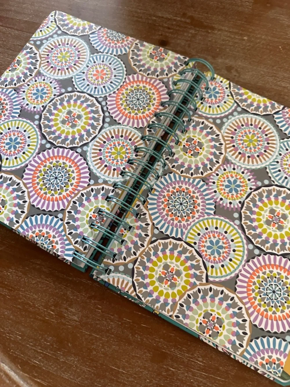 VERA BRADLEY Peacock Garden Undated Large Spiral Planner